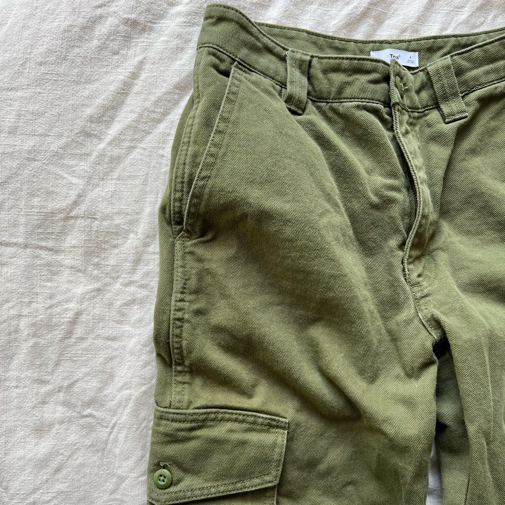Aritzia TNA green cargo pants